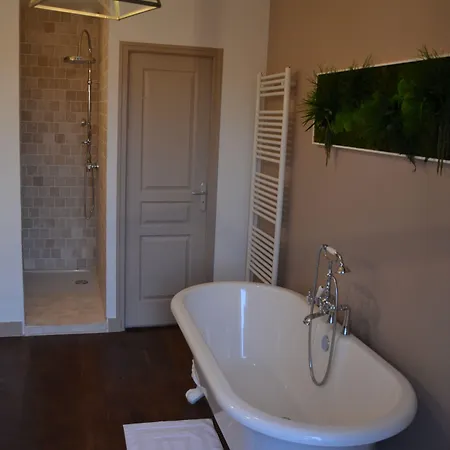 Les Hautes Sources - Esprit De France 3* Ménilles